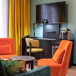 Thon Bristol, Szálloda 4*